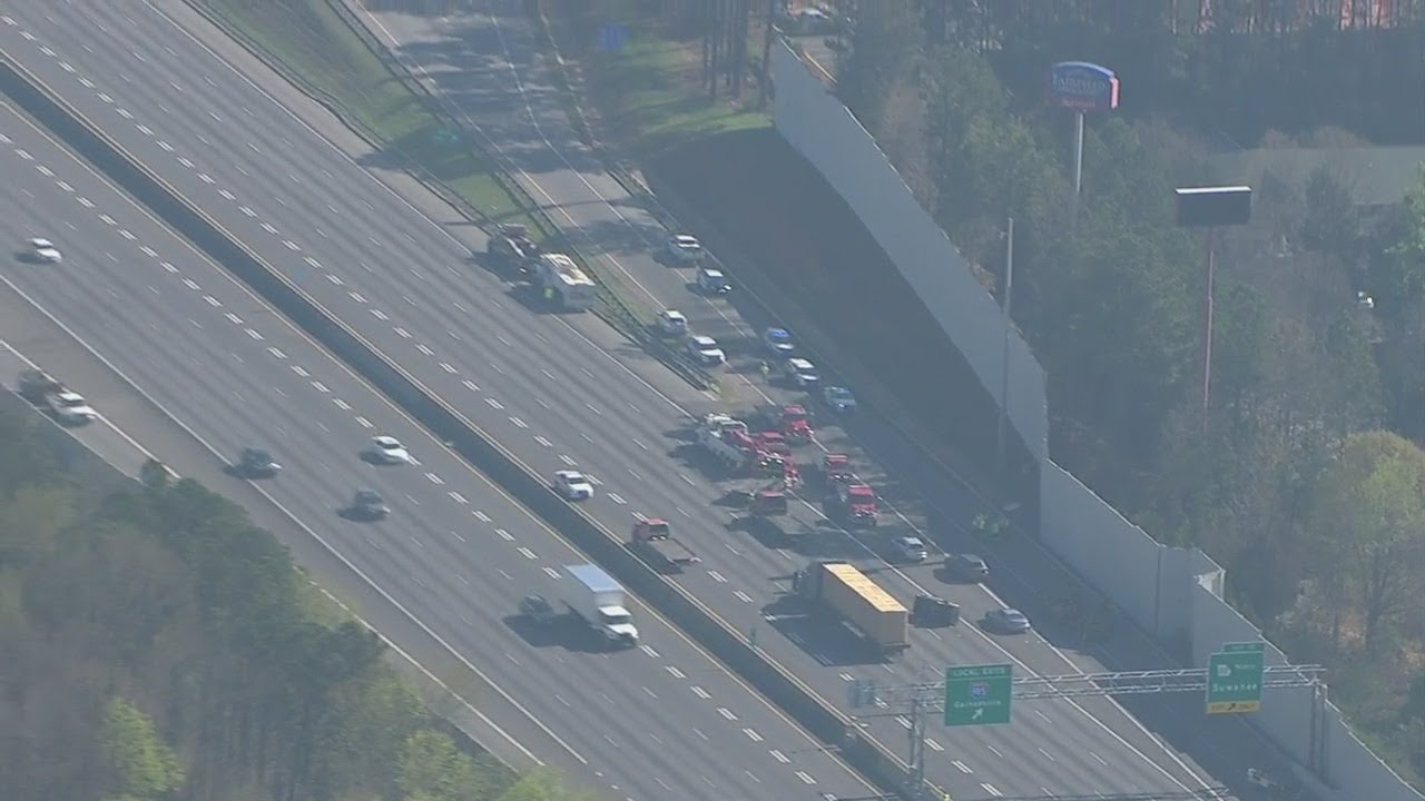 Major crash shuts down part of I-85 in Gwinnett County - YouTube