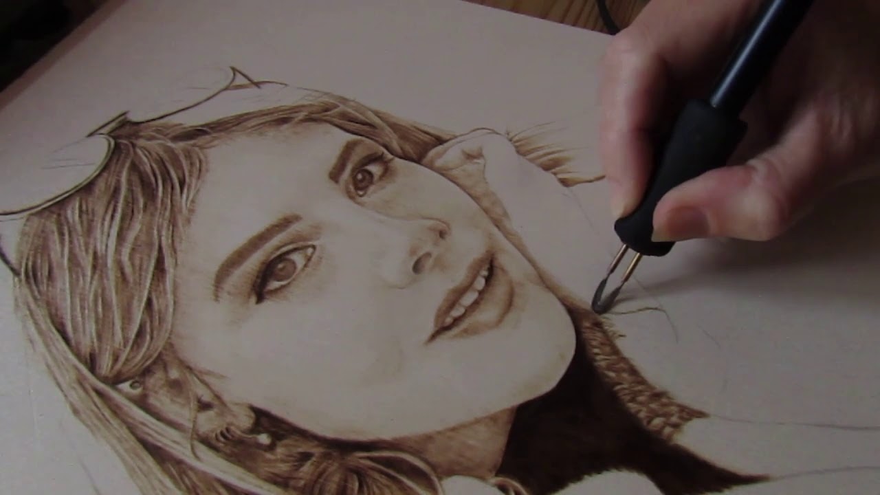 Ritratto di Chiara - pirografia di Katerina