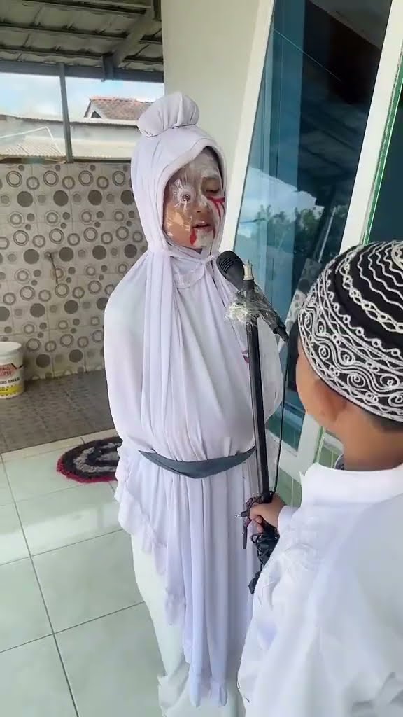 Vidio kocak dan gokil @nyaikembang1nyaikembang1 /pocong bangunin sahur??