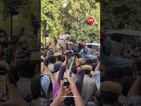 Delhi Police stop Citizens March to Jantar Mantar, detain protesters amid heavy deploymentWatch