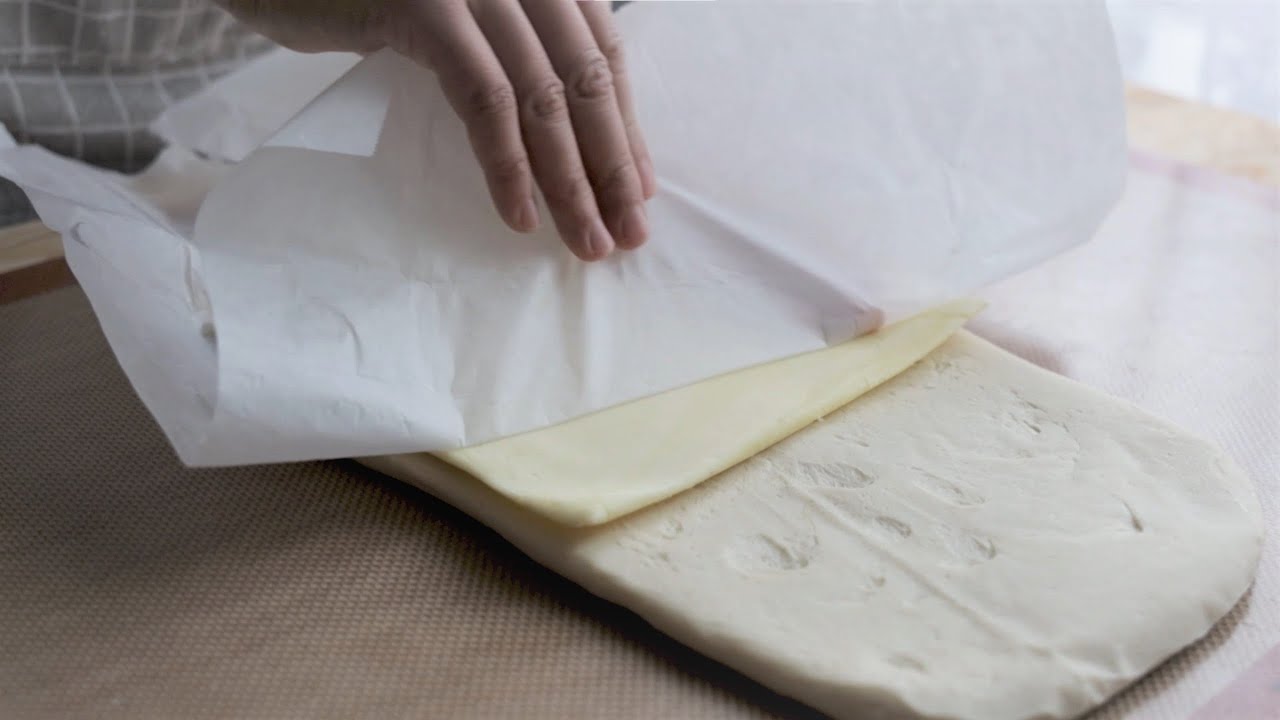 [Howto] Tutorial of Folding A Croissant Dough