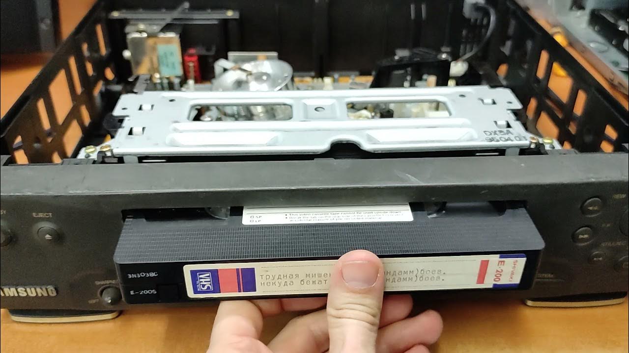 Почему видеомагнитофон выбрасывает кассету. Видеомагнитофон funai v-8008cm. видеомагнитофоны самсунг 90х. видеомагнитофон samsung svr 557. разбор самсунг видеомагнитофон.