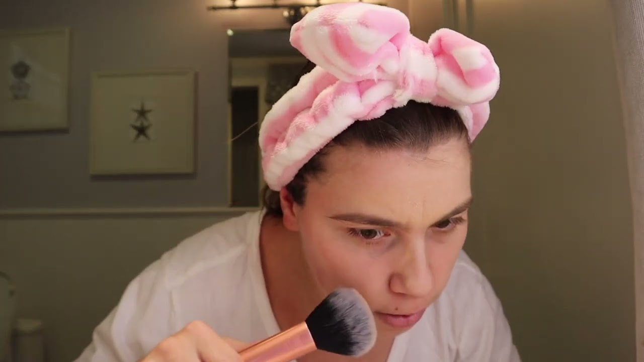 Everyday Makeup Tutorial as a Quadriplegic with Cerebral Palsy