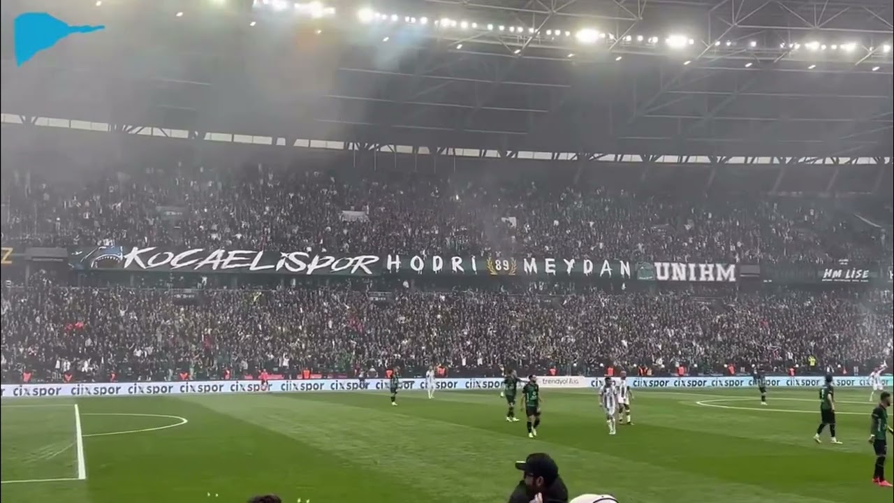 İNANILMAZ TRİBÜN! Kocaelispor - Sakaryaspor Marmara derbisi - Santrayla Kasap ve Körfezim Bak İşte