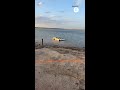 Un hombre acaba detenido tras meterse con su Tesla en un lago de Texas para probar el "Modo Vadeo"