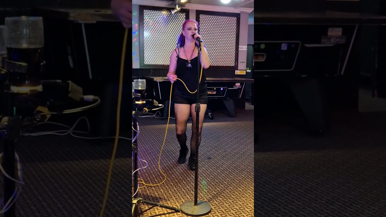 "Get Lucky (Daft Punk Cover) - Susie Brown LIVE England - Funky Dance Pop Vibes"