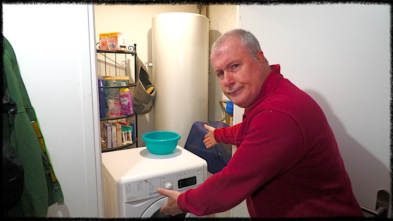 Remplacer un cumulus 200 L dans un petit local.