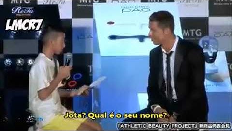 Cristiano Ronaldo Mostrando Sua Humildade com Garoto que n sabe falar português