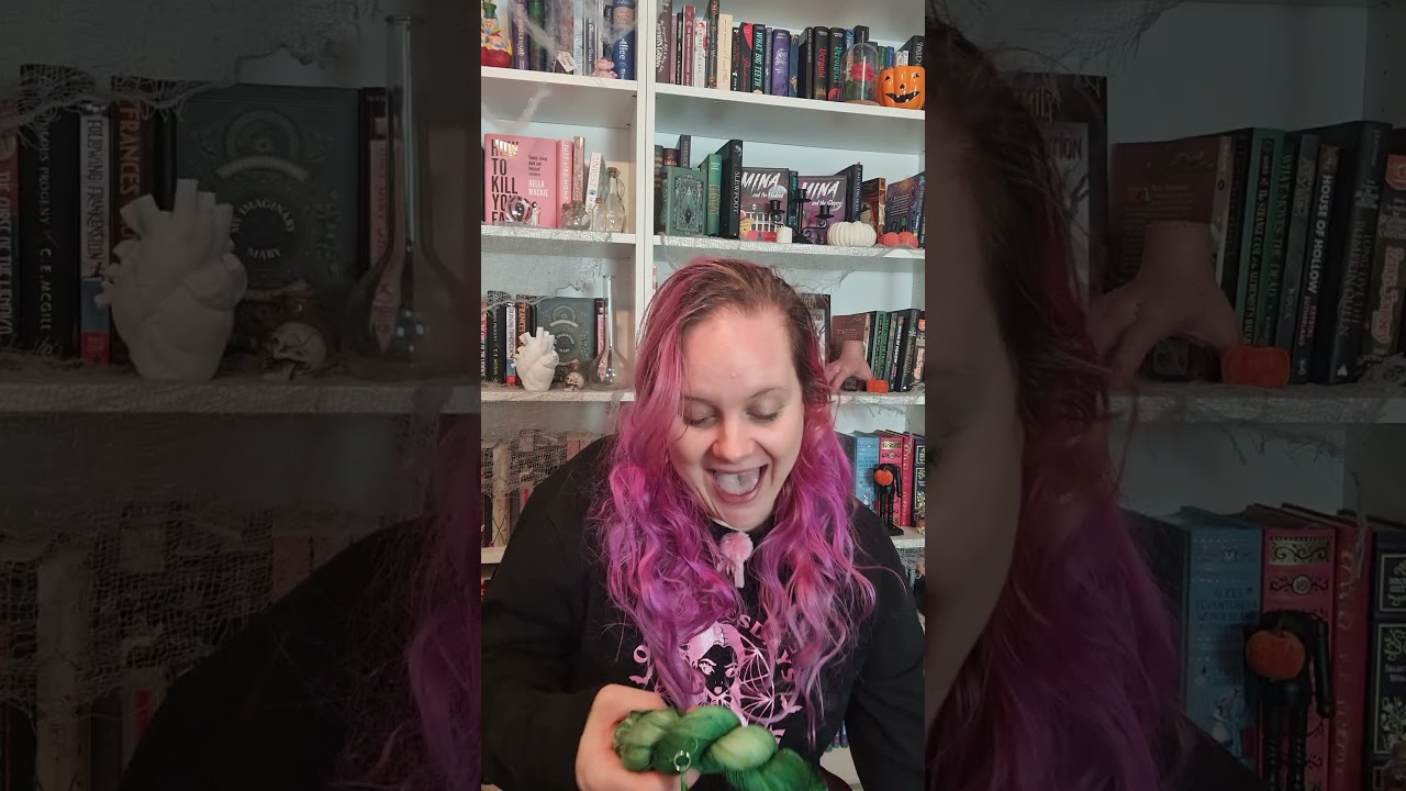 Day 1 Hocus pocus yarn countdown to halloween bij atelier het wolbeest