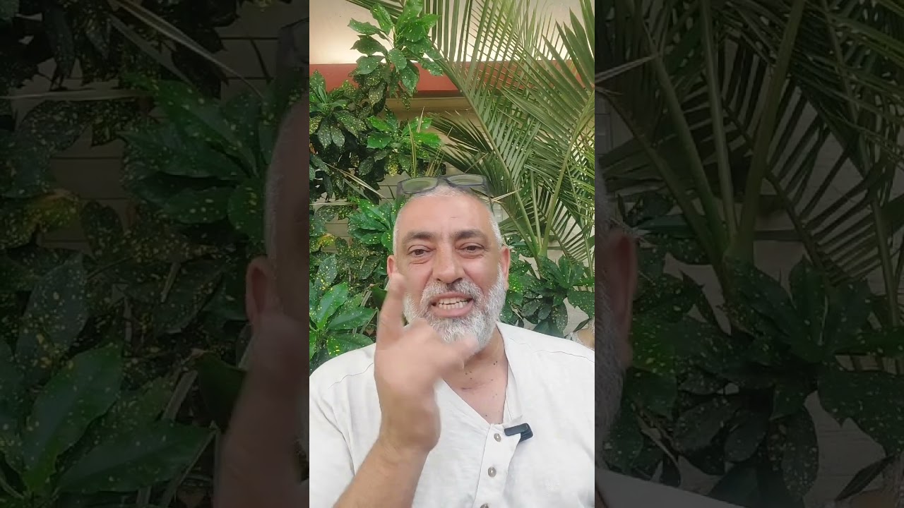 ٣٥🔵 هل اجمع بين عدة اذكار مثل الحوقله والتسبح والصلاة على الحبيب ام اردد ذكر واحد بمفرده ؟؟