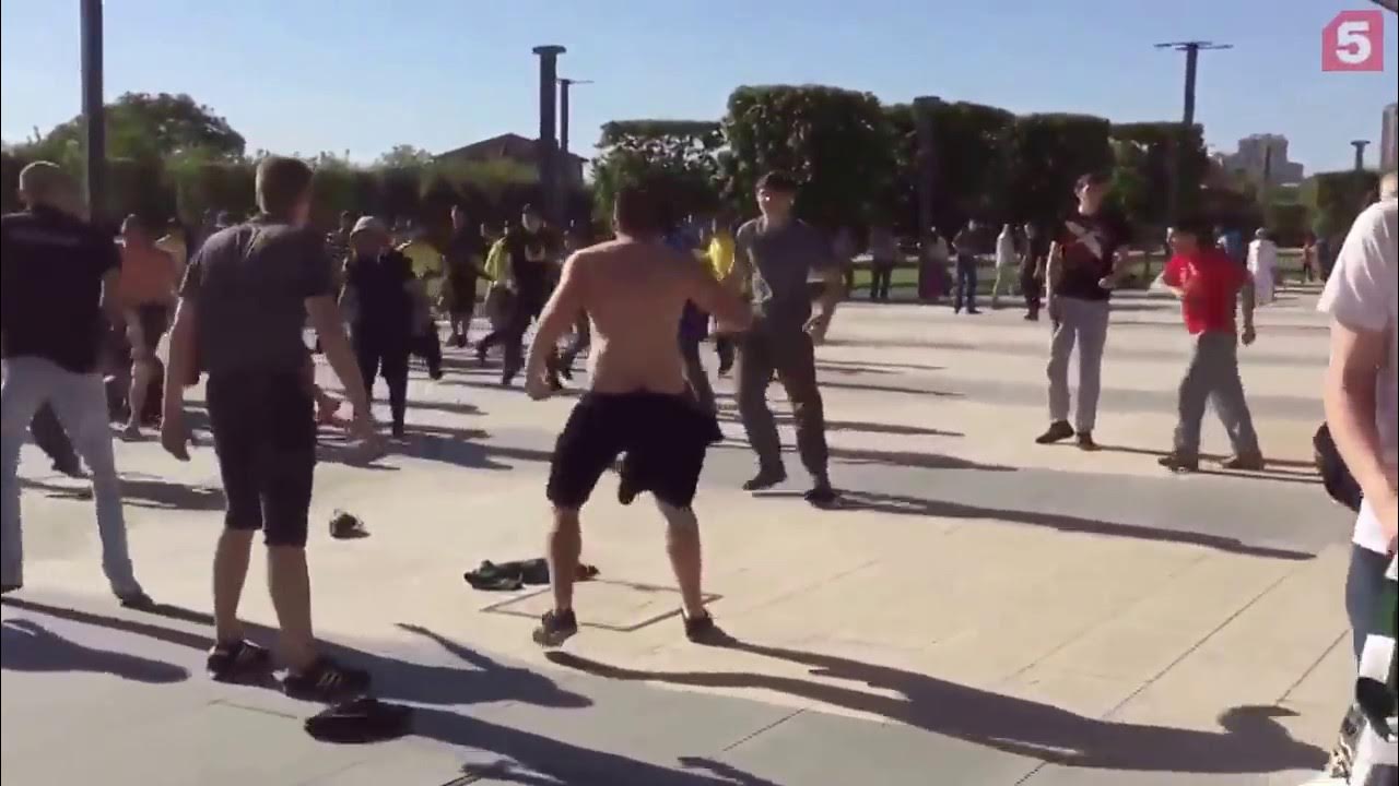 Драка в краснодаре сегодня видео. Видео массовой драки на кубани. Видео массовой драки на кубани. Видео массовой драки на кубани. Фанаты краснодара.