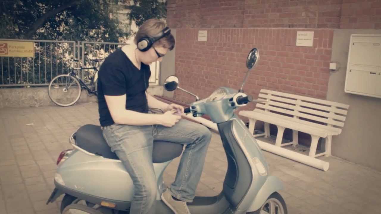 Kakkmaddafakka - Restless (detektor.fm Office Lipdub) - YouTube