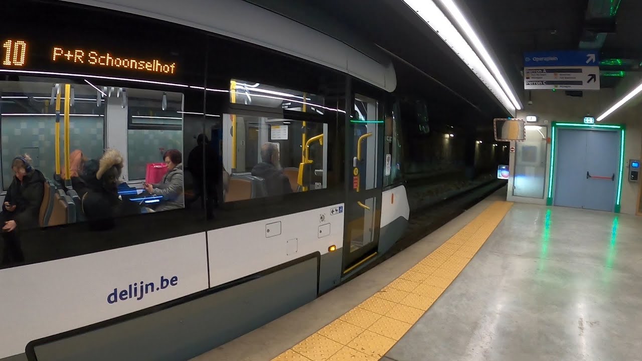 The new Stadslijner tram leaves Opera, Antwerp