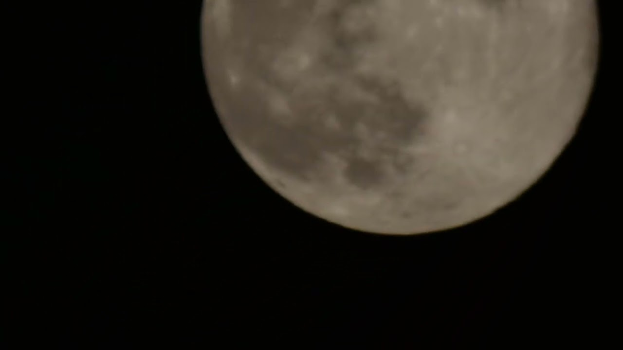 What Happens When the Full Moon Moves Fast? (11s Timelapse