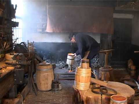 Video: Badwatertank: Houten Vaten Van Het Samovar-type Voor Warm Water, Een Externe Tank Op Een Roestvrijstalen Buis Met Een Warmtewisselaar