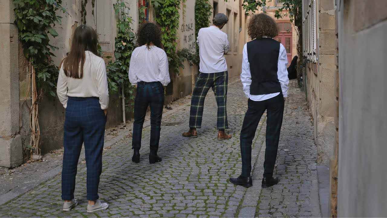 BANG YOUR FROG ON THE SOFA - LES JOYEUX LURONS