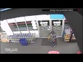 رجل الوطواط لص حقيقي يسطو على متجر رجل الوطواط لص حقيقي يسطو على متجر