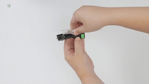 Replacing the staple refill in the convenience stapler