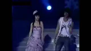 S.H.E. Hebe, Fahrenheit - Zhi Dui Ni You Gan Jue (Only Have Feelings For You) Live 2006