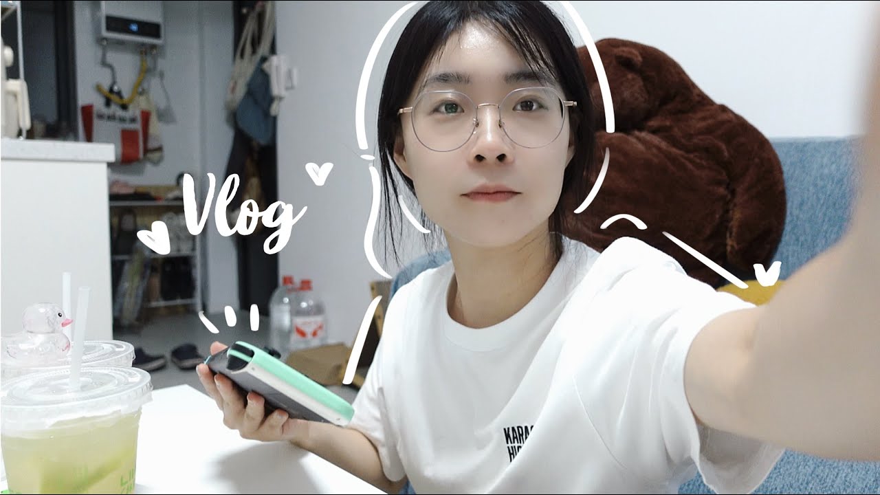 VLOG｜完全没入秋的上海和刚刚觉醒的“职场抑郁”｜咖啡美食日常 初秋的啤酒和炸串 成长原来是一直在进行中的事