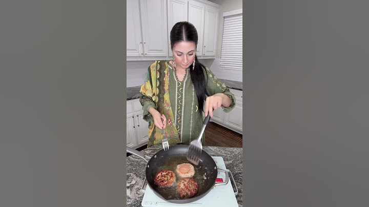 Chapli kabab with homemade naan