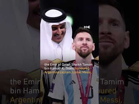 World Cup 2022: Emir of Qatar honours Messi by dressing him with the traditional bisht