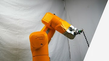 Flatness based Control of a Heavy Rope using an Industrial Manipulator