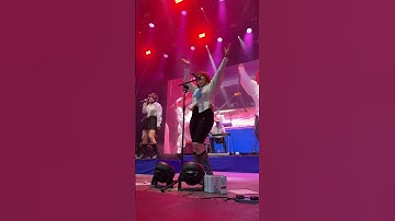 Thumbnail of CMAT - Take A Sexy Picture Of Me live at @alltogethernow8311 #shorts