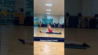 #pilates #stretching #pilatesgirl #selfcare #wellness #healthylifestyle #mindbody #split