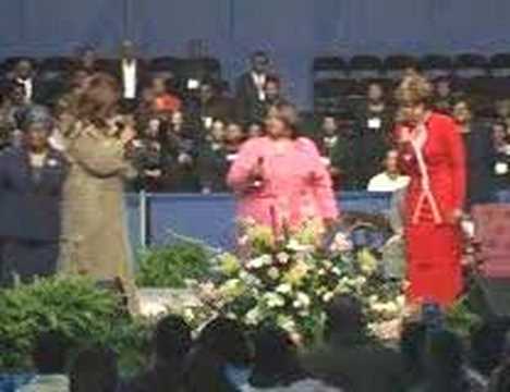 Clark Sisters "Is My Living In Vain" Atlanta 2005