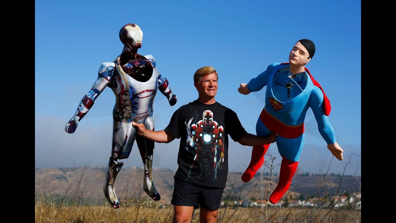 魔法のほうきに載って空飛ぶ魔法使い ラジコンとは思えない空を飛ぶ魔法使いの光景 ジャポンタ