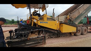 Thi công rải base bằng máy rải