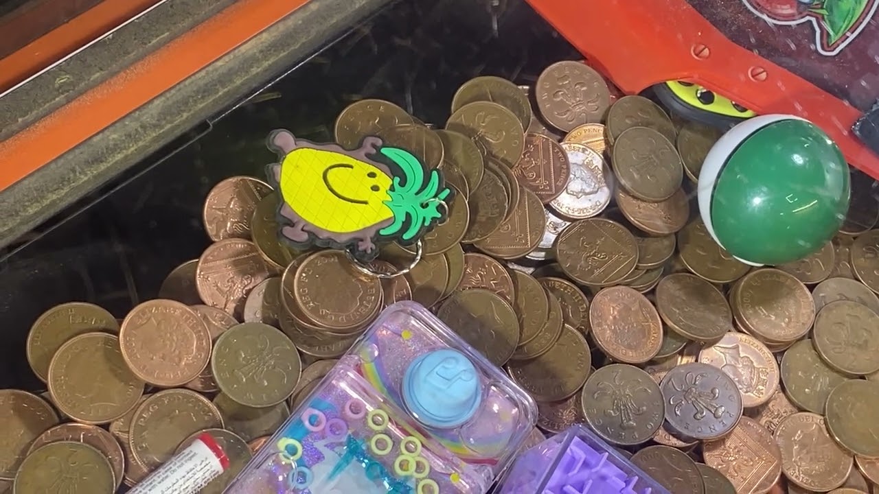 100 subscribers special PT1 will my wife win the Pinapple on her 2p pusher?.😊😊👍👍🎰🎰