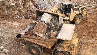 Caterpillar 992G Wheel Loader Loading Caterpillar & Komatsu Dumpers - Sotiriadis/Labrianidis Mining