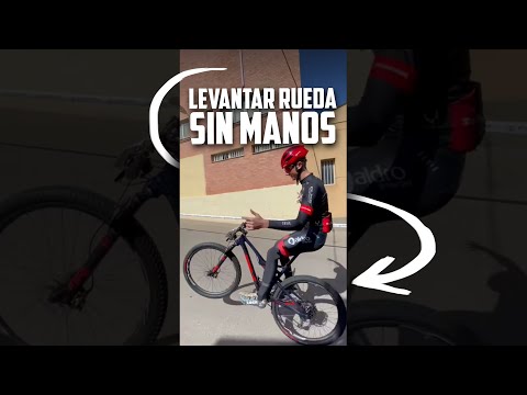 Video: Cómo andar en bicicleta de carretera (con imágenes)