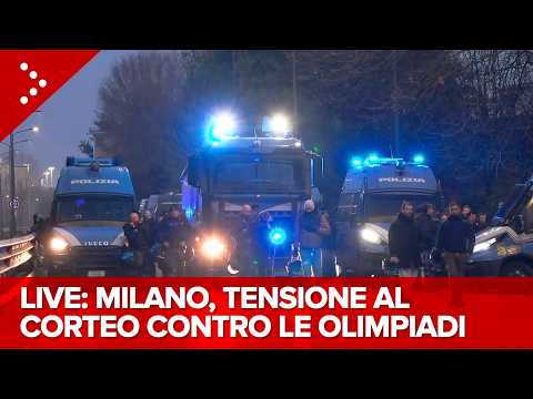 LIVE Milano, manifestazione nazionale contro le Olimpiadi. Polizia schierata: diretta video