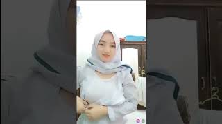 Perawat Jilbab Cantik Live Buka Baju #viral