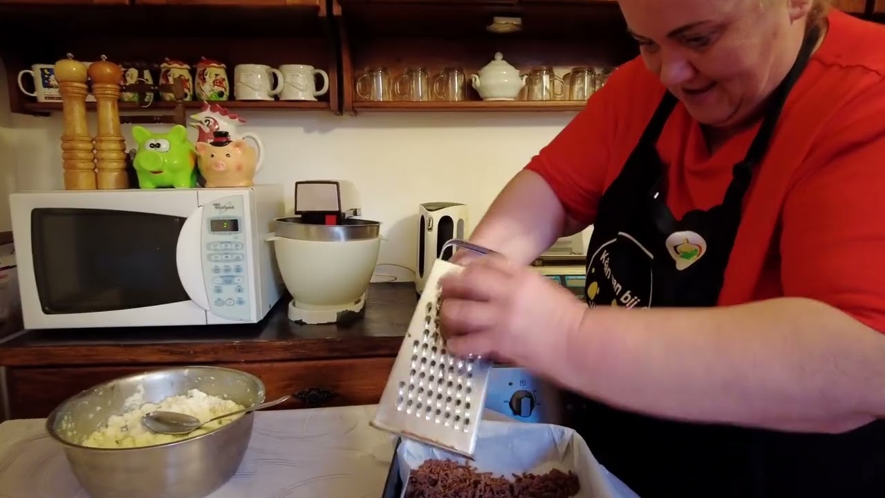 Prăjitură cu aluat răzuit cu brînză