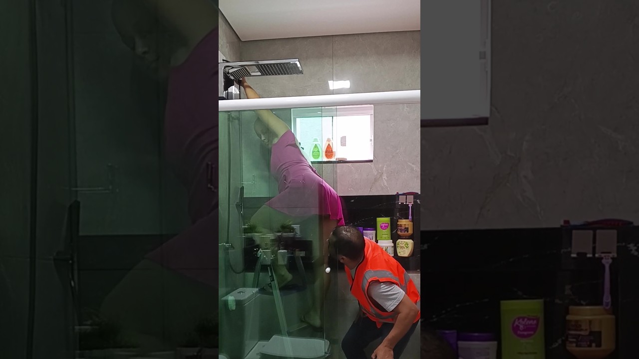 Minha esposa não sabia quem era o eletricista… até esse momento 😳