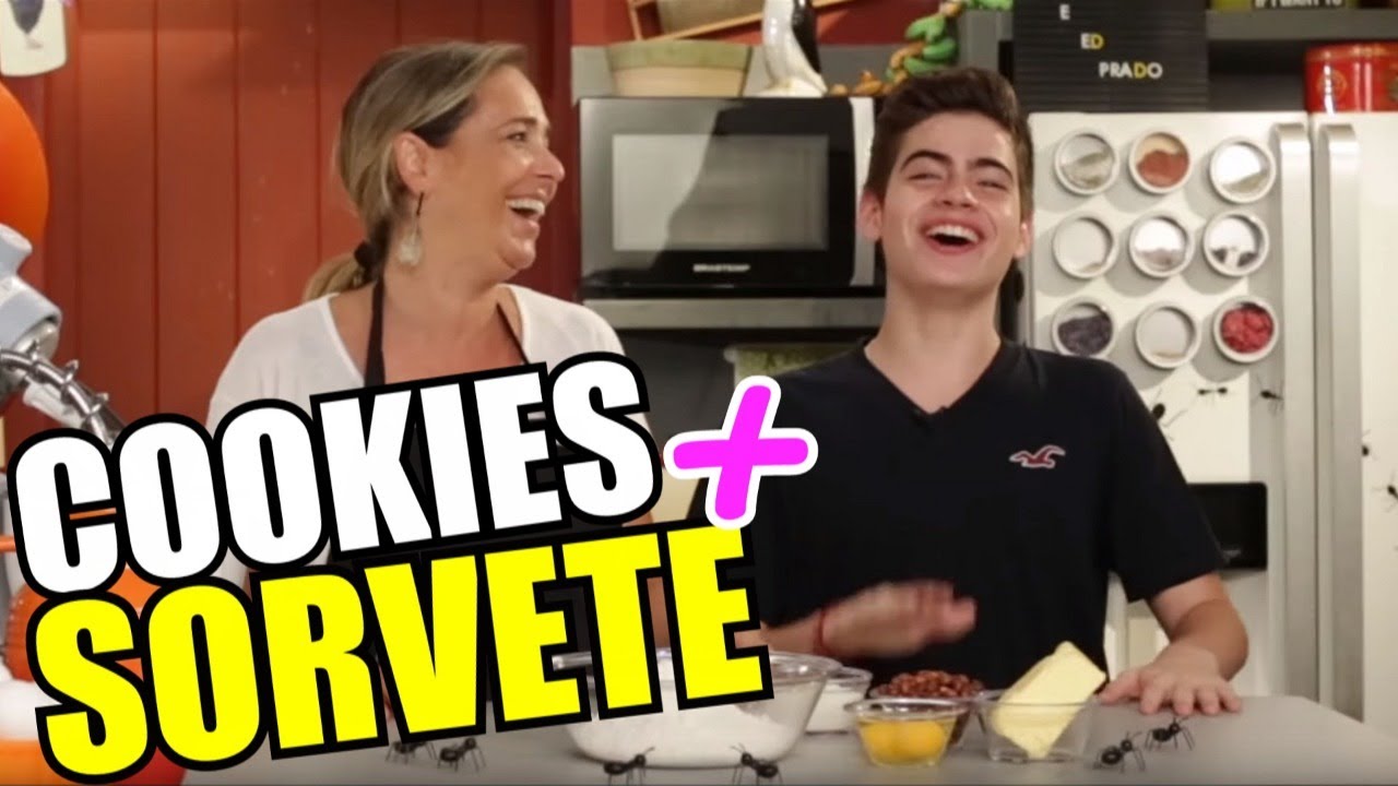 Sanduíche de COOKIES com SORVETE ft. Carole Crema