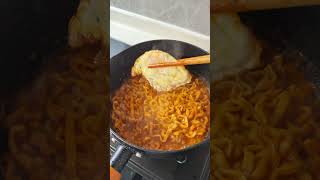#food #turkeynoodles #cooking #spicynoodlesoup #noodles #coreanstreetfood #koreanfood #ramen #yummy