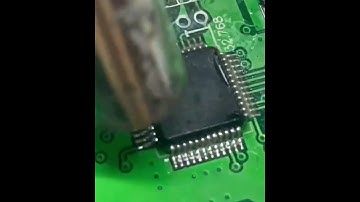 Desoldering ic chip Hand Desoldering Techniques #JLCPCB #chips #pcb #shorts
