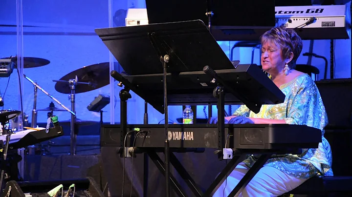 Shirley Simpson singing "Never Been This Homesick ...
