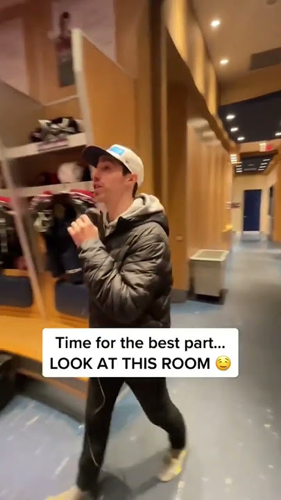 The Arizona Coyotes continue to embarass the NHL, this time with viral  dressing room setup - CanucksArmy