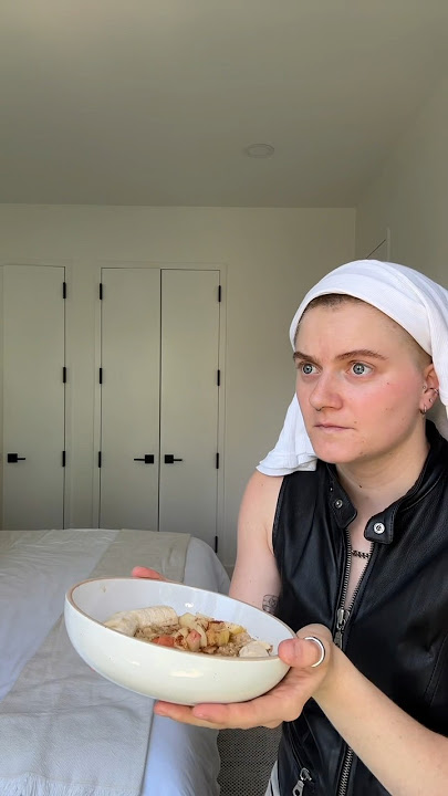 What it's like dating a bisexual woman #lgtbq #comedy #shorts #relationshiphumor #relatable