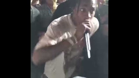 travisscott en mode freestyle