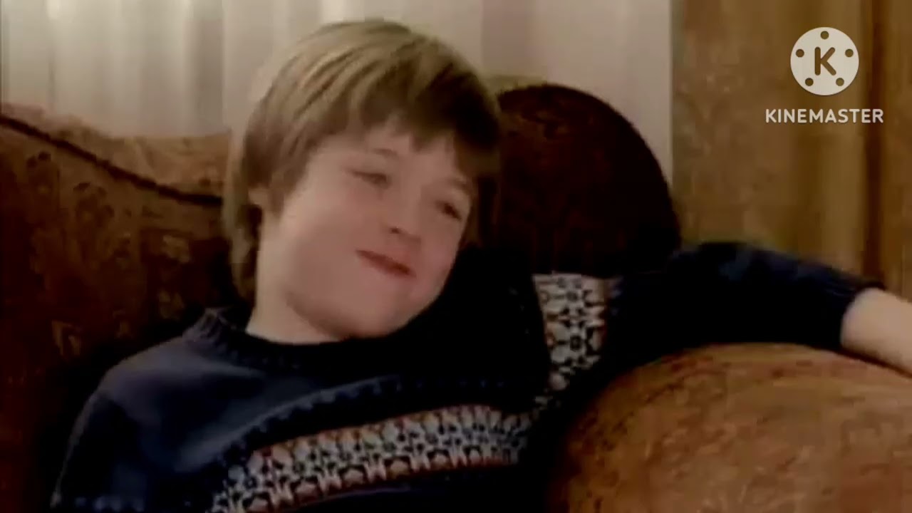 The family holiday (2007) official trailer