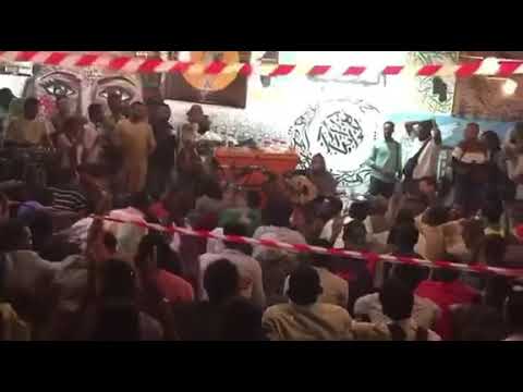 أقمار الضواحي اعتصام القيادة المصطبة