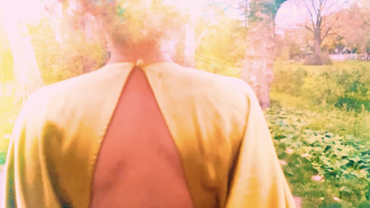 EAB - Feel (Official Video) auf YouTube ansehen EAB - Feel (Official Video) auf YouTube ansehen