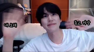 KYUHYUN " 아프리카에서 ‘늦은후회’ 부르는 규현